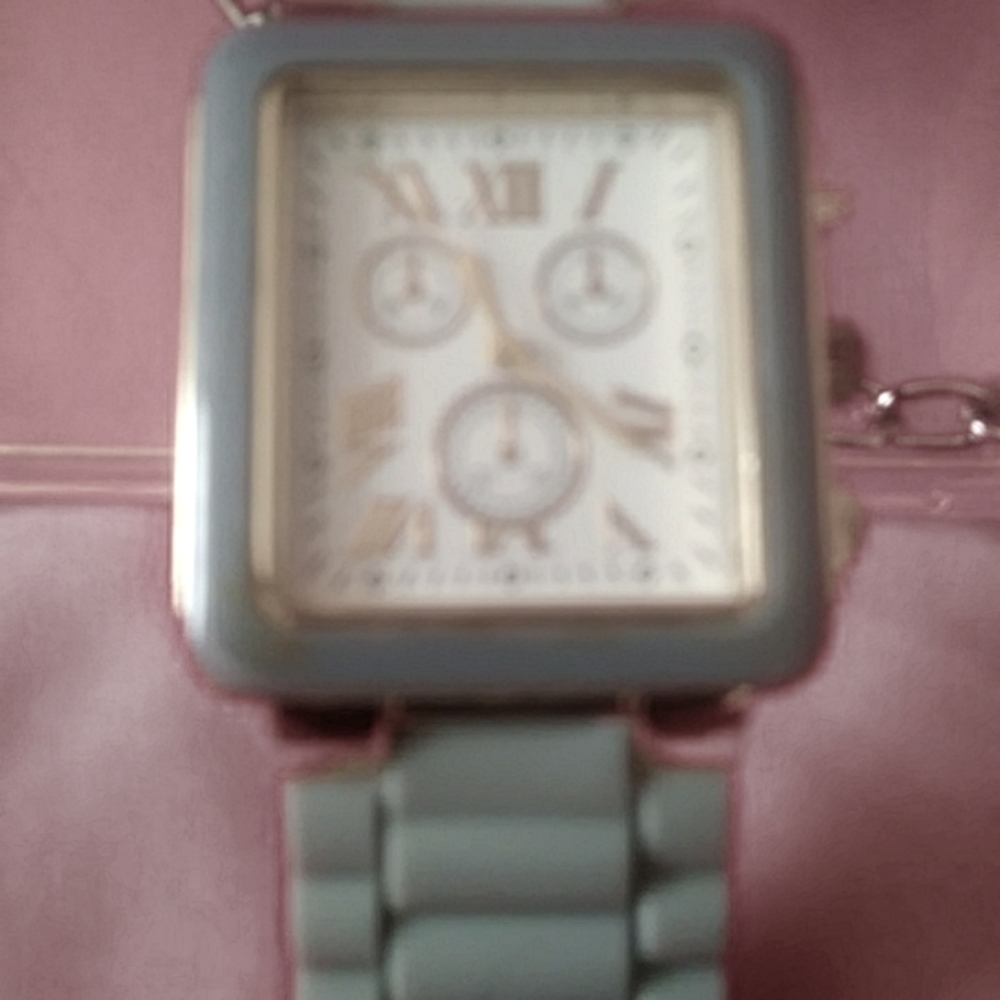 Watch - Picture 11 of 13